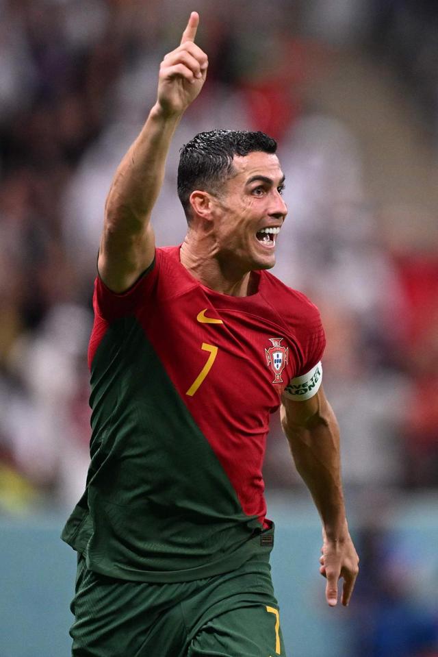 伊涅斯塔：会想念踢球的时光；进巴萨一线后每天都会观察哈维