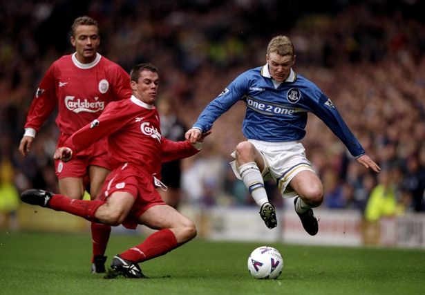 意乙巴里队客场0-5惨败，在返程航班上球迷与球员发生冲突（意乙巴里客场0比5大败，返程航班上球迷与球员爆发冲突）