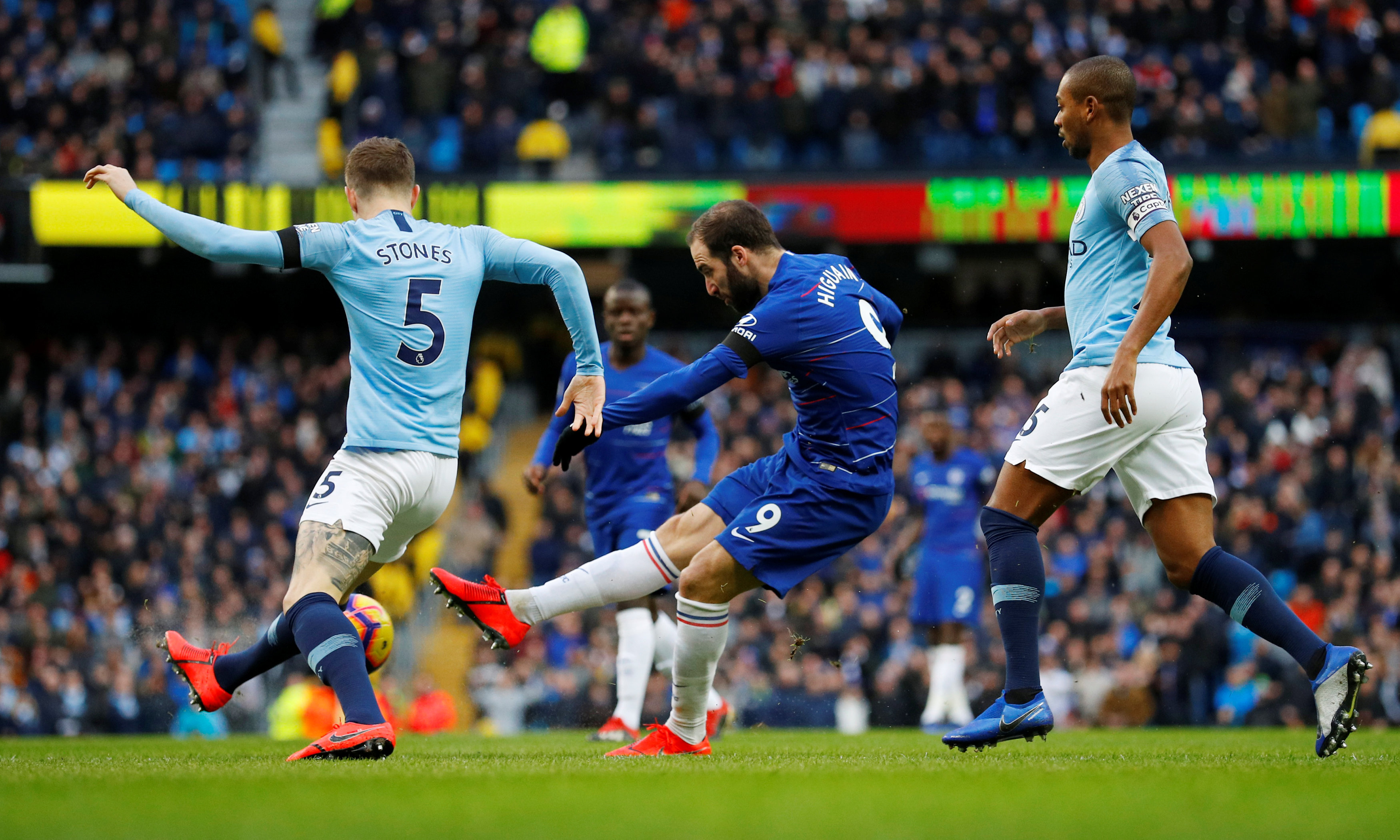 国安新援首秀进球锁定平局