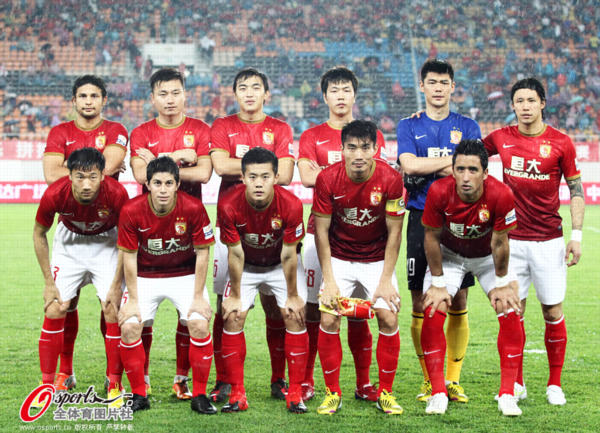 足球世界杯两队提前晋级，最后一轮无悬念（世界杯两队已提前晋级，收官战失去悬念）