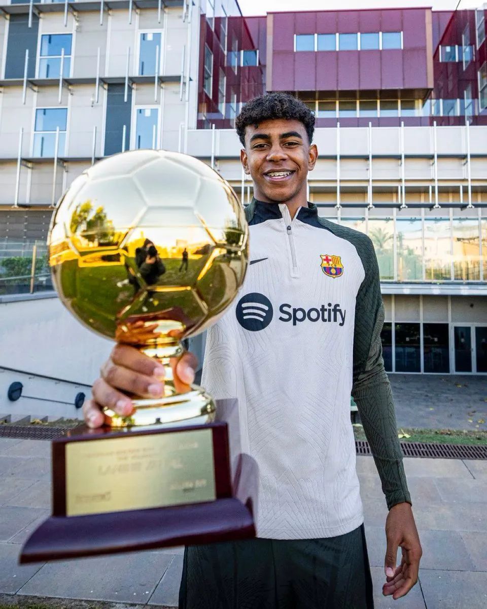 斯基拉：斯帕莱蒂要求尤文冬窗签中场指挥官和边后卫