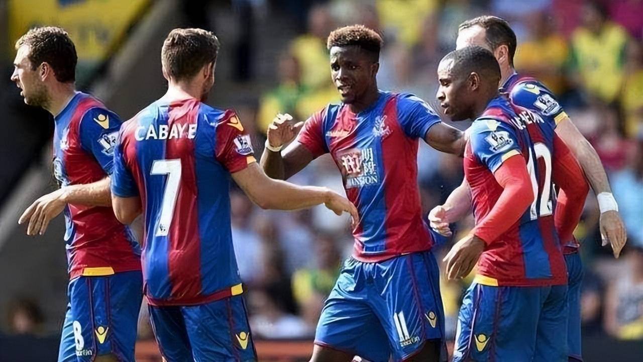 足球欧冠淘汰赛门票秒罄，黄牛翻倍叫价（欧冠淘汰赛门票瞬间售罄，黄牛加价翻倍）