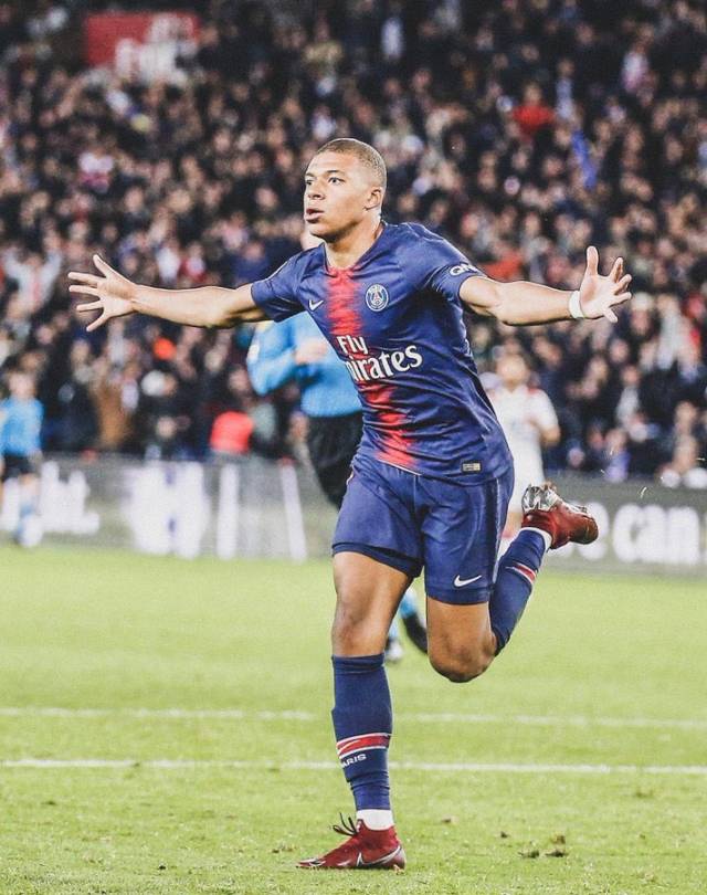 韩足晚报（2025.11.14）完胜，韩国拿到关键胜利（韩足晚报（2025.11.14）：韩国完胜拿下关键三分）