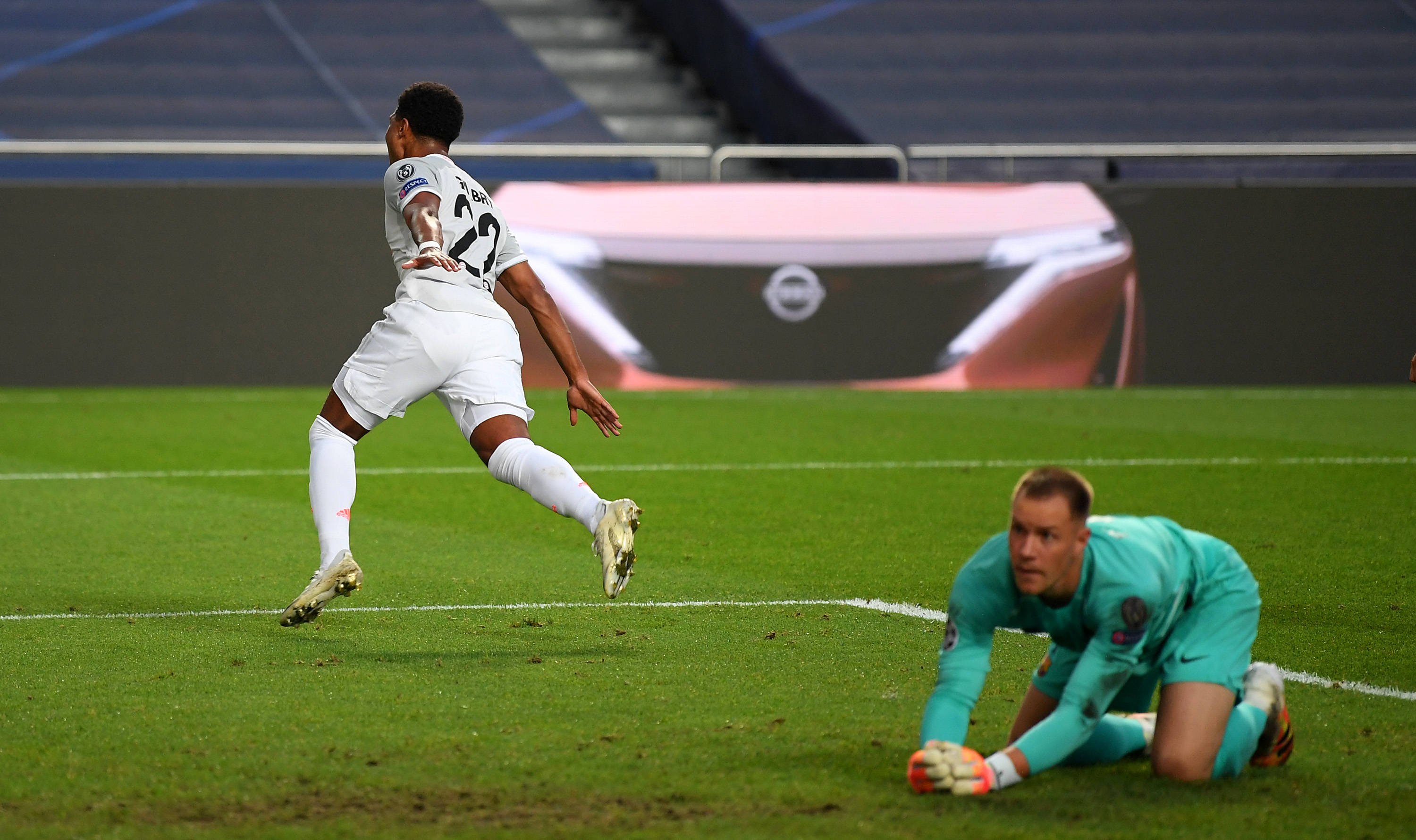 跟队记者：普利希奇参加部分合练，明天将决定他能否参赛（队记：普利希奇参与部分合练，是否出战将于明日确定）