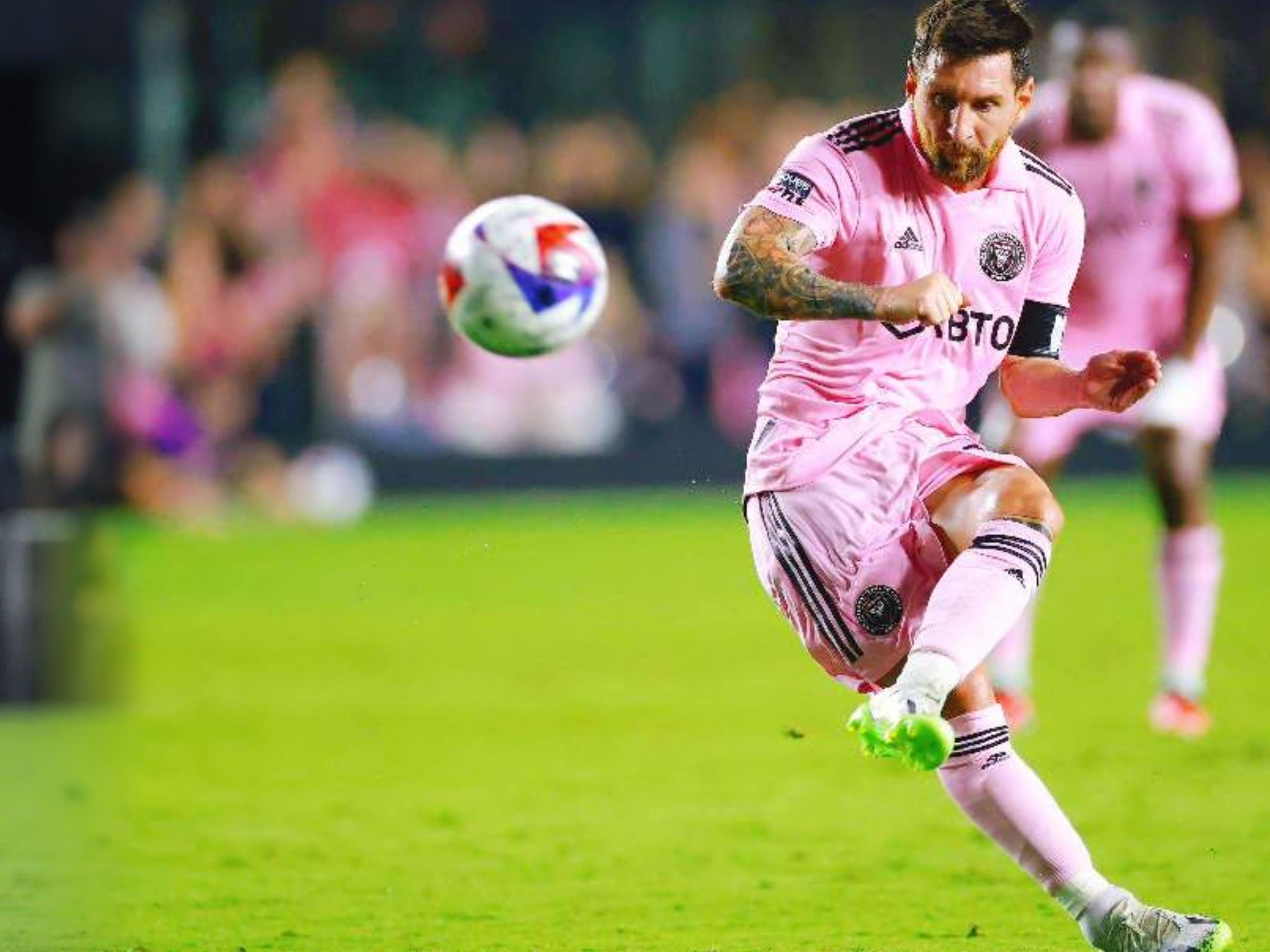 约基奇单节7中7怒砍19分，掘金单节轰下40分