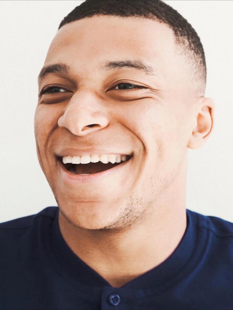 难以适应英格兰生活！维卡里奥想回意甲，国米愿意支付超2000万欧（英伦水土不服，维卡里奥盼重返意甲；国米愿出2000万欧以上）