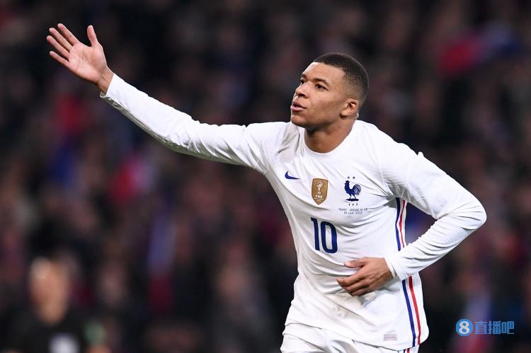 记者：若国足明年热身没惨案或大事故，邵佳一至少干到亚洲杯结束